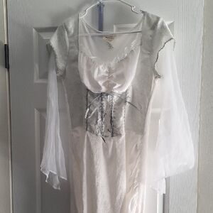 Women's White & Silver Lace-Up Renaissance Dress